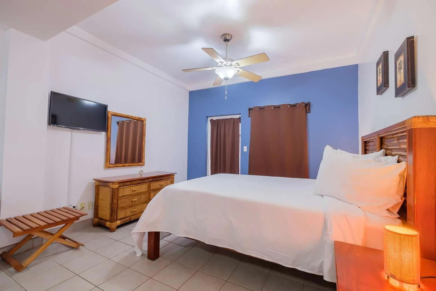 Best Western Grand Baymen Gardens San Pedro  Exterior photo