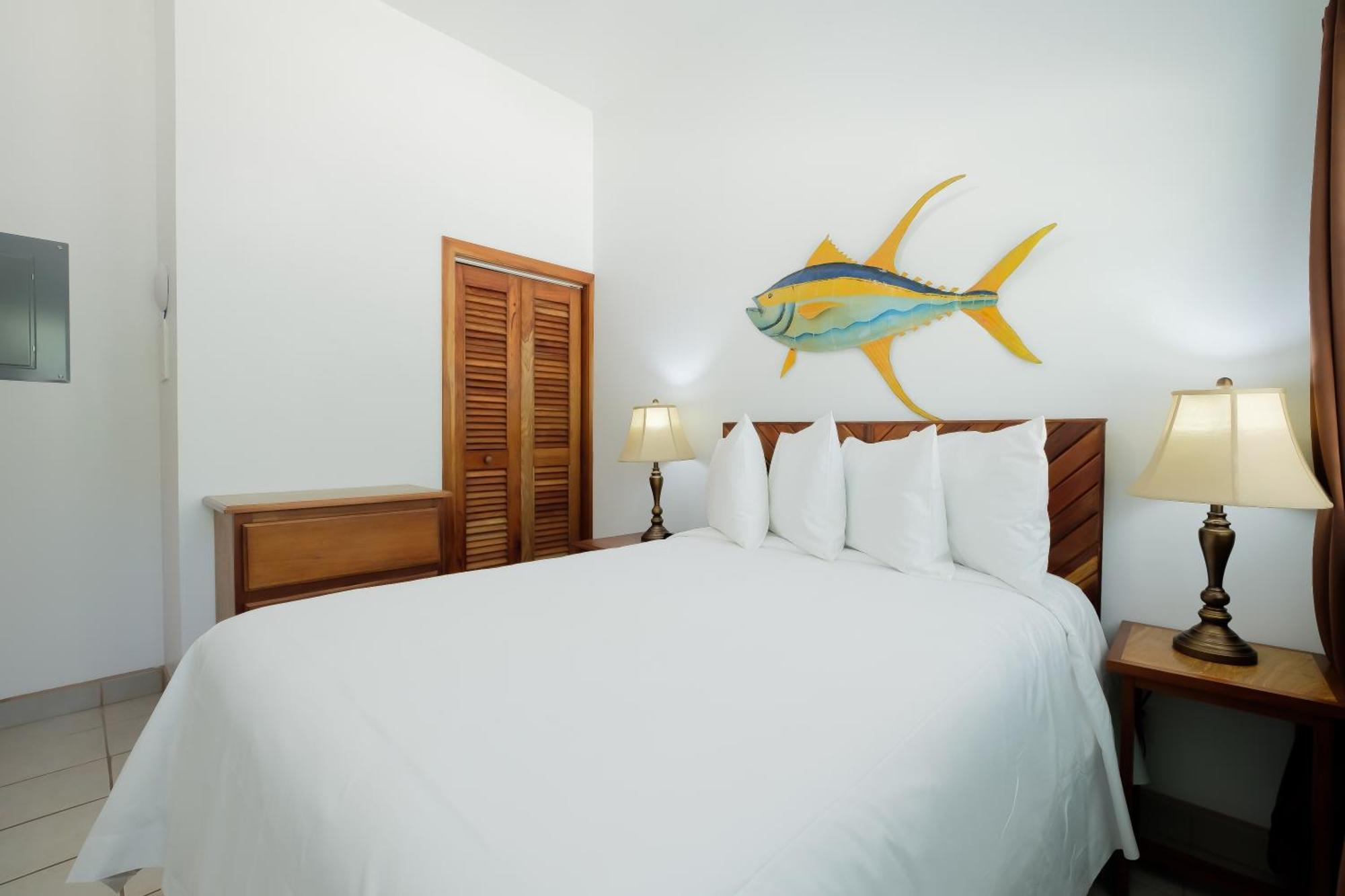 Best Western Grand Baymen Gardens San Pedro  Exterior photo