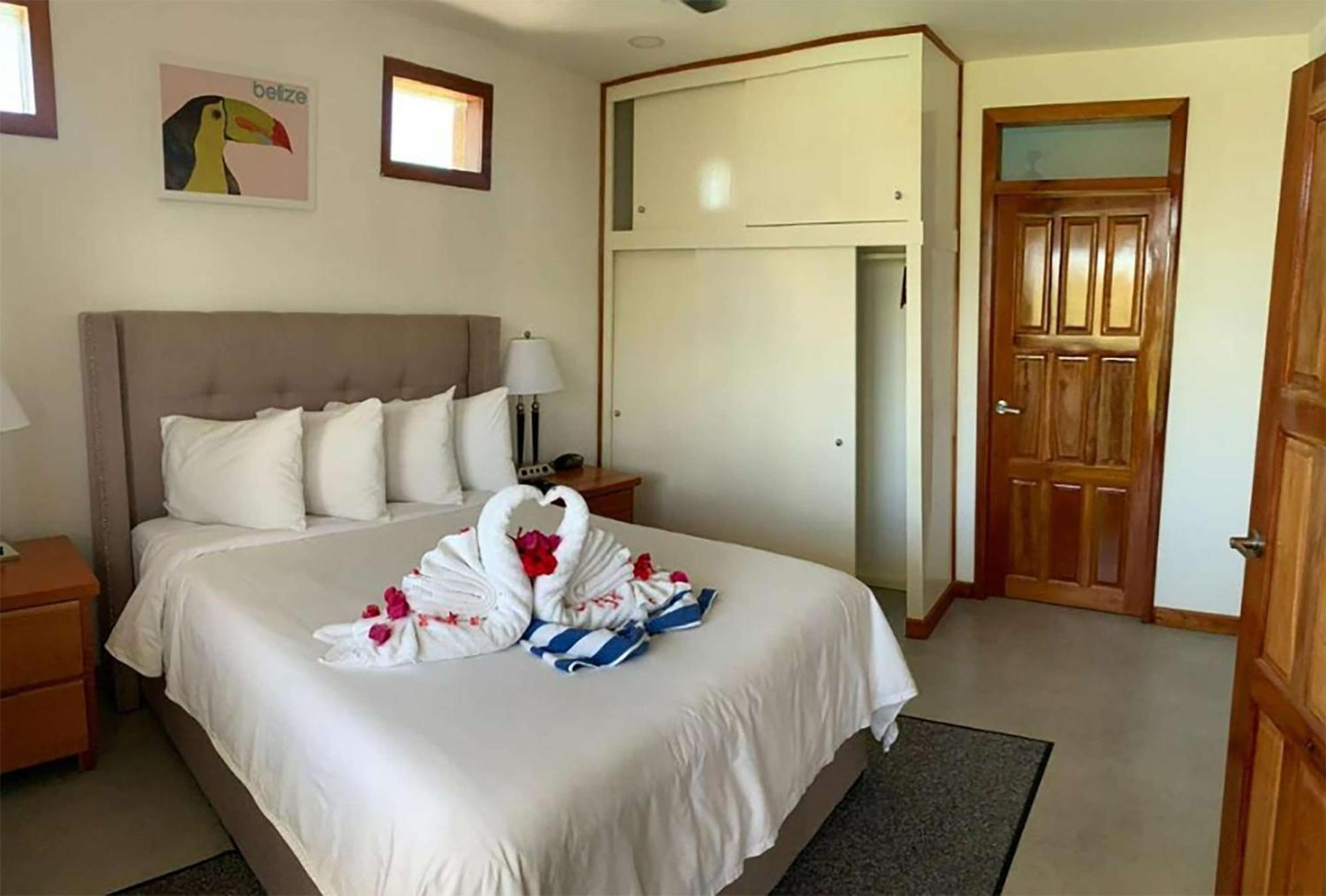 Best Western Grand Baymen Gardens San Pedro  Exterior photo